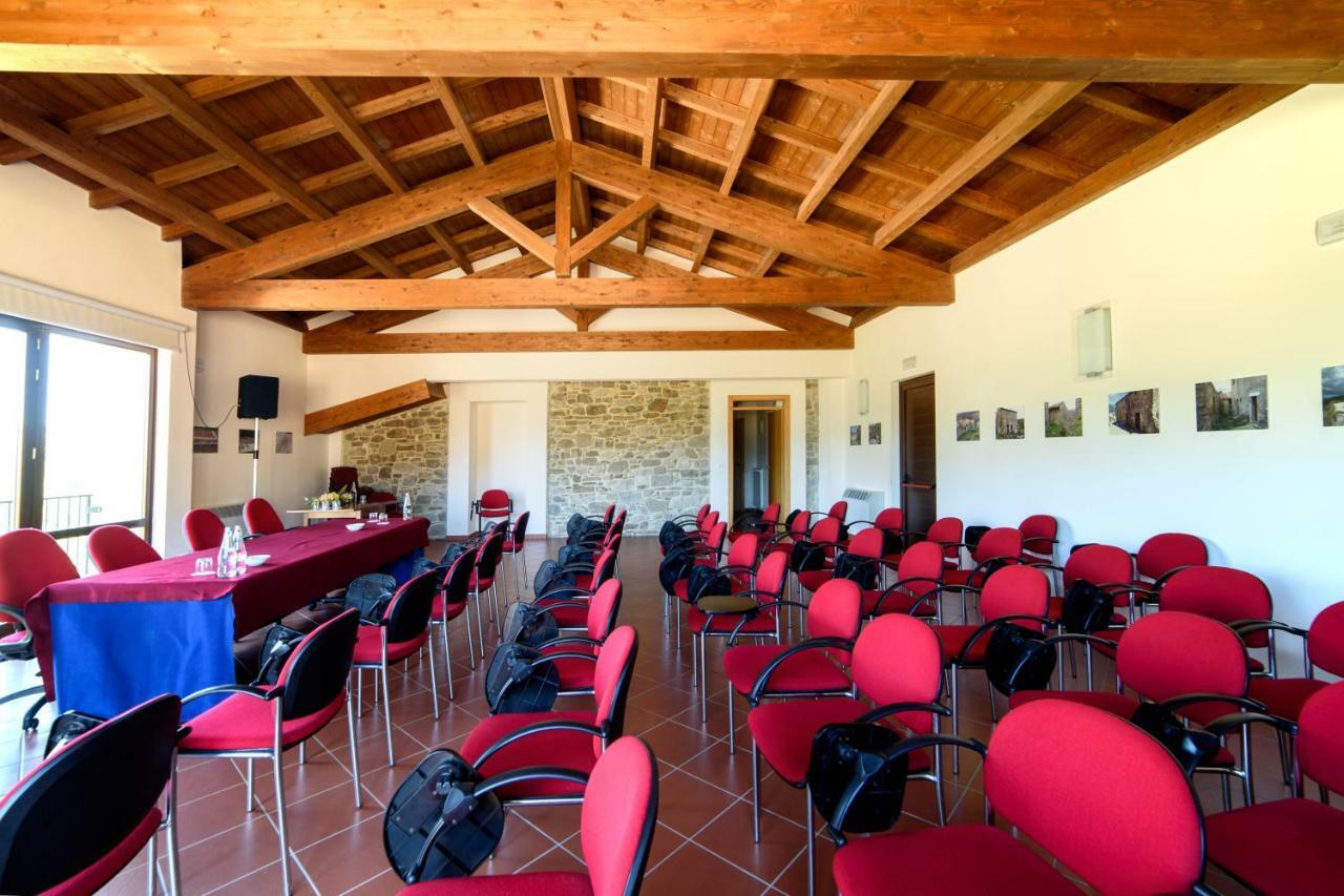 Borgotufi Albergo Diffuso Castel del Giudice Exterior foto